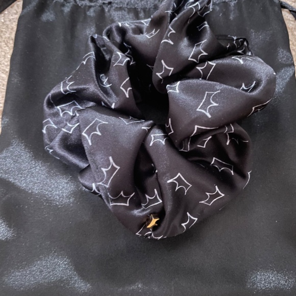 Adorned new sequined head band & Large adorned scrunchie - Picture 5 of 6